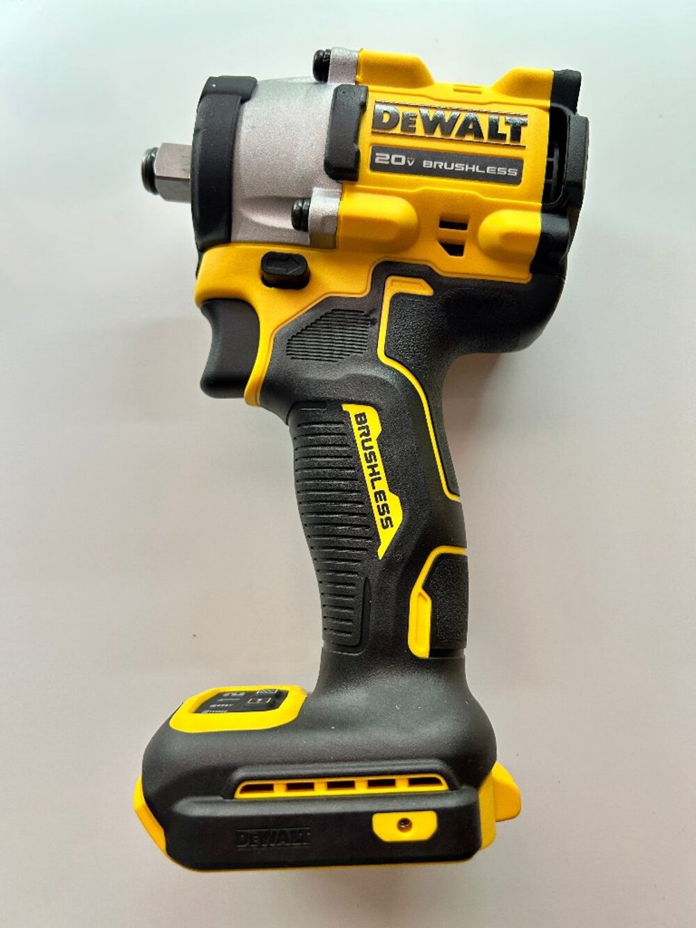 DCF921 DEWALT Impact Wrench 1/2 Inch 20v MAX Atomic w\ Hog Ring Anvil *NEW*